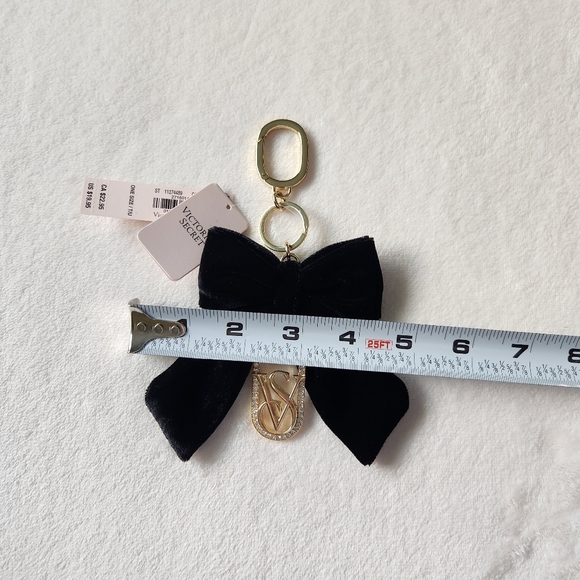 NEW! Victoria's Secret Black Velvet Bow Key Chain - Picture 7 of 9